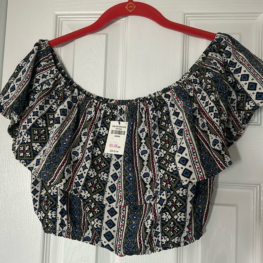 Hollister printed off shoulder crop top